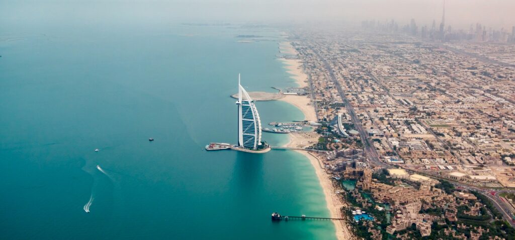 Not-So-Safe Havens: War, Risk, and Instability in the Gulf